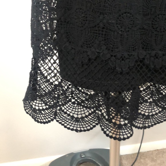 NWT American Eagle XS black crocheted shift dress - Picture 4 of 9